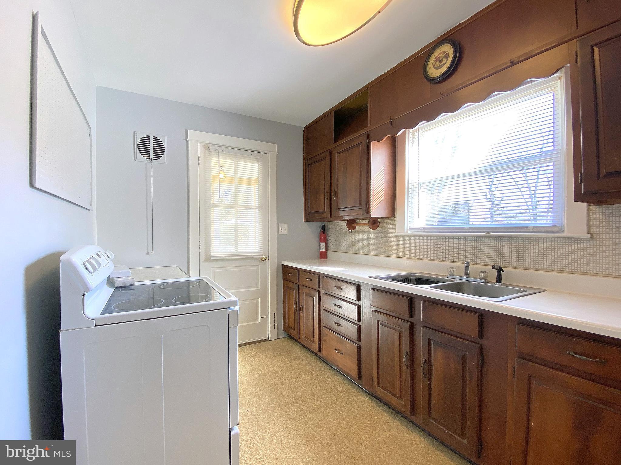 7606 North Point Road Baltimore, MD 21219 - Photo 47 of 75
