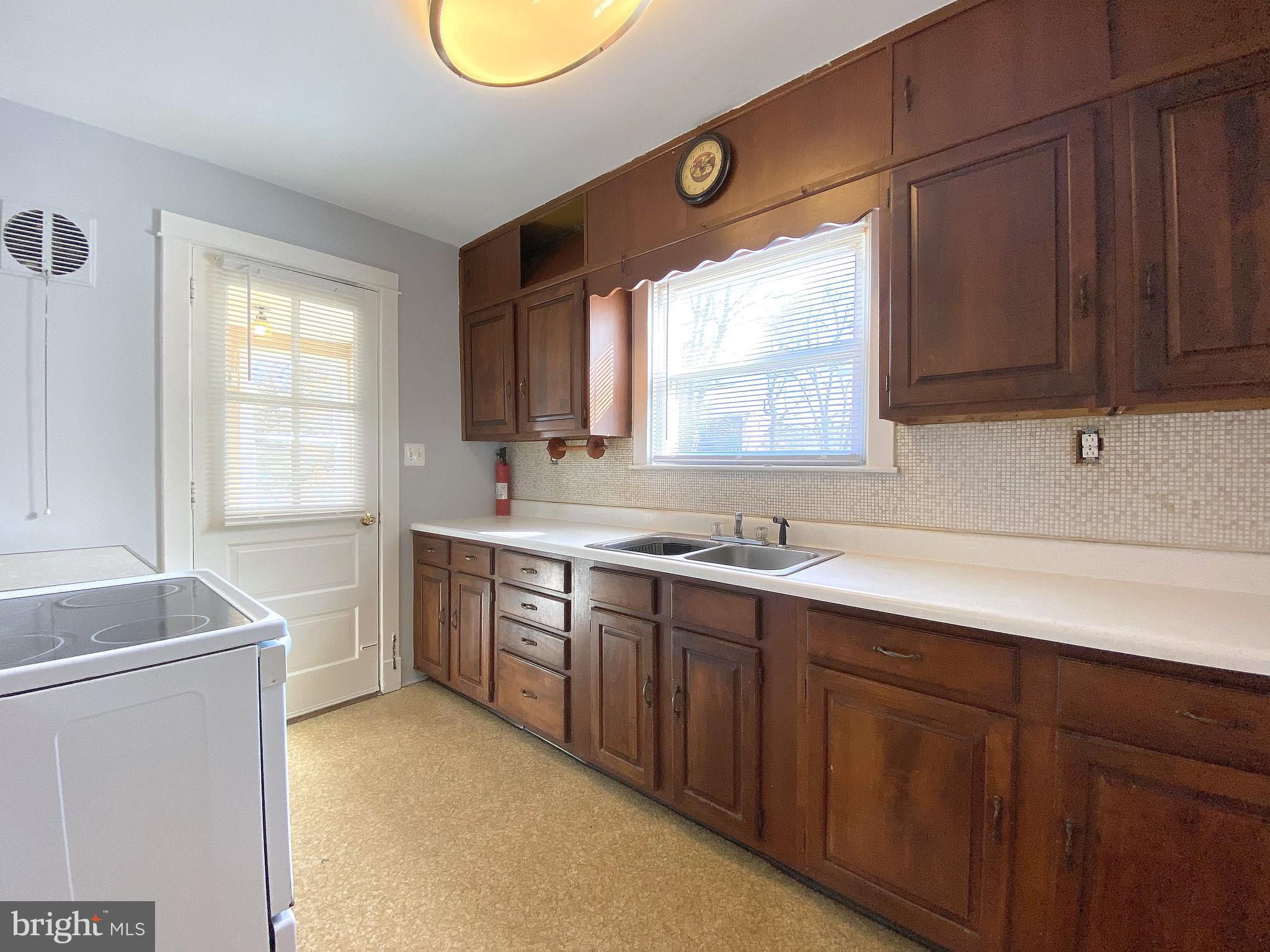 7606 North Point Road Baltimore, MD 21219 - Photo 49 of 75