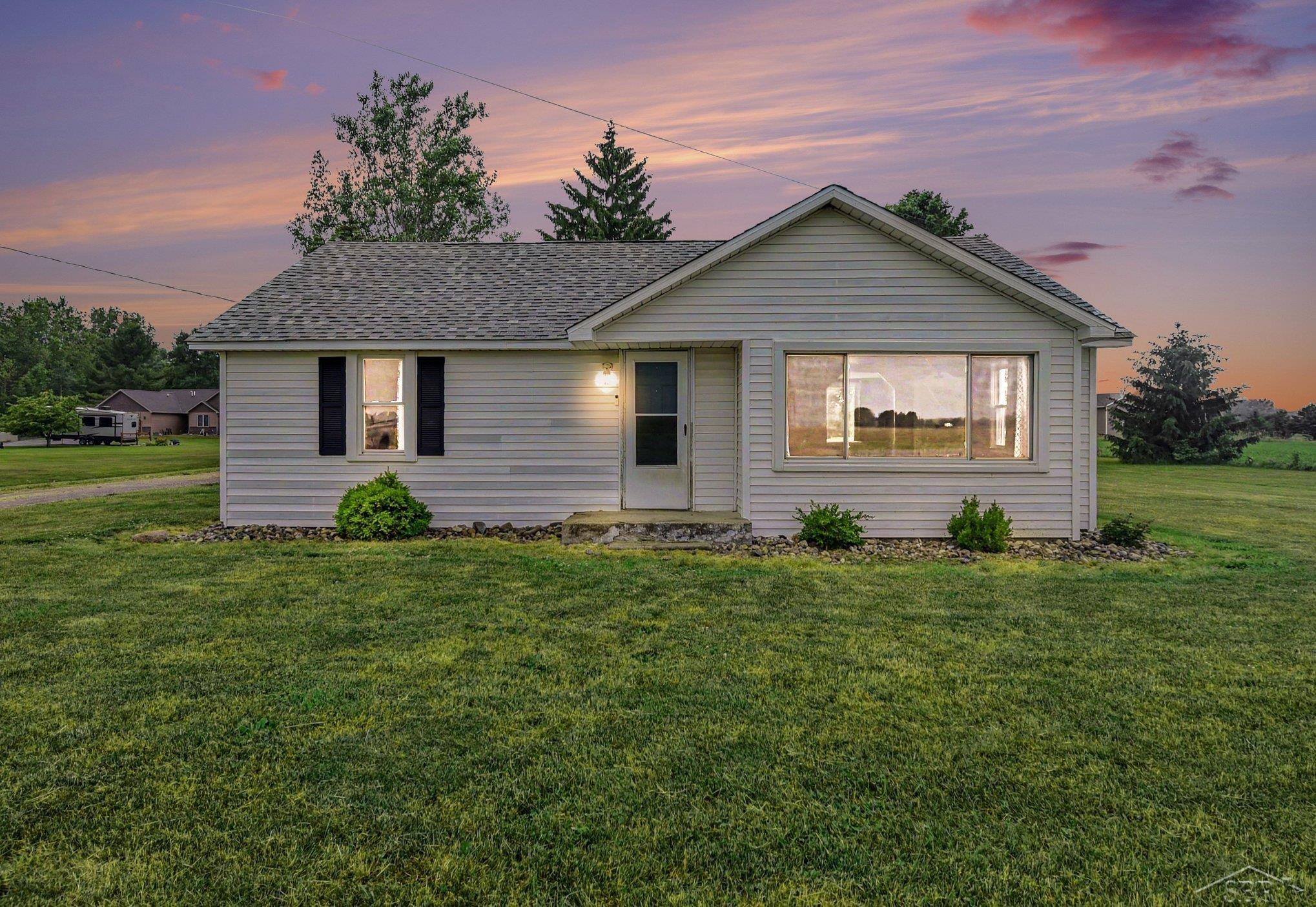 3110 South Merrill Road Merrill, MI 48637 - Photo 1 of 28