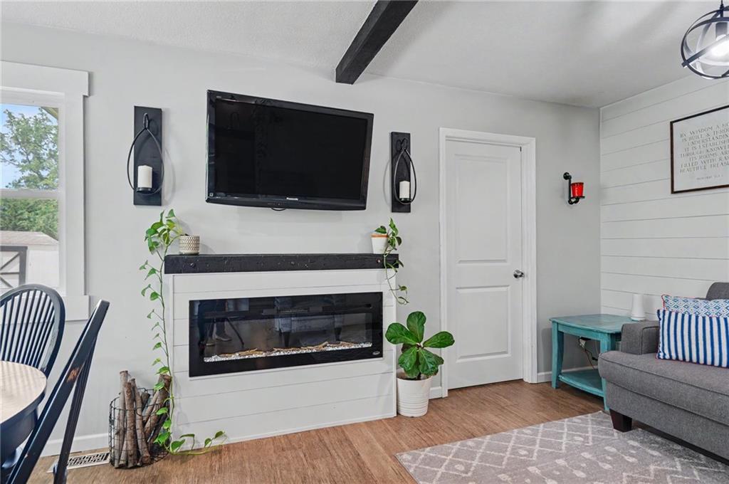1748 East 800 Road Lawrence, KS 66049 - Photo 10 of 56