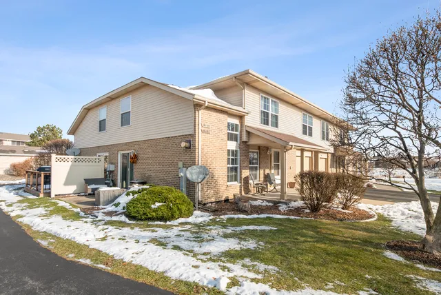 $279,900 | 16106 Creekmont Court, Tinley Park, IL 60487