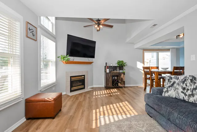 $279,900 | 16106 Creekmont Court, Tinley Park, IL 60487