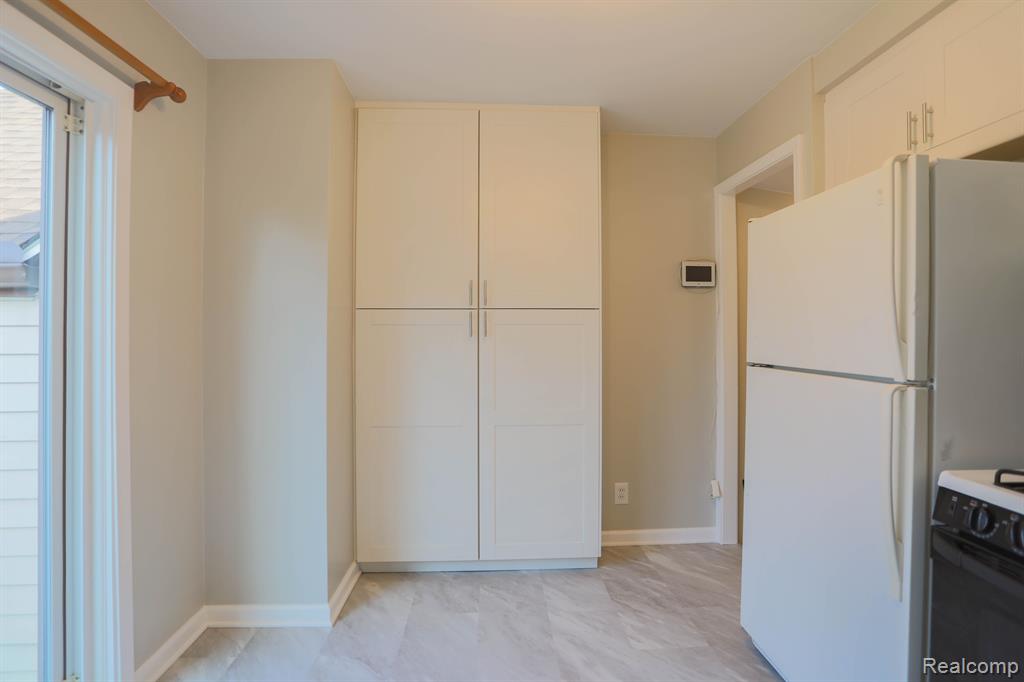 16003 Stephens Eastpointe, MI 48021 - Photo 13 of 30 Gallery Image 13