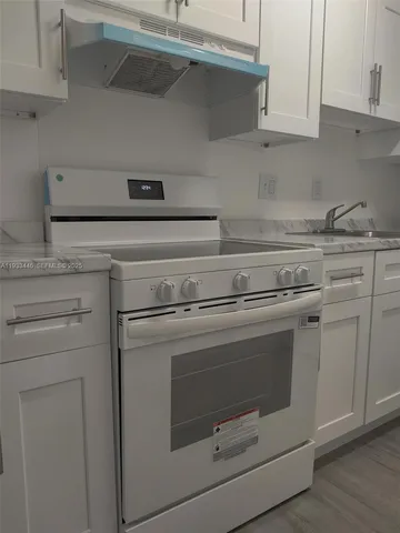 $1,400 | 5990 Northeast 18th Avenue, Unit 907, Fort Lauderdale, FL 33334