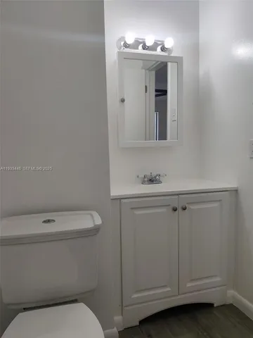 $1,400 | 5990 Northeast 18th Avenue, Unit 907, Fort Lauderdale, FL 33334