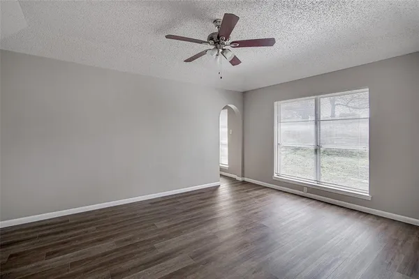 $2,150 | 4801 Winesanker Way, Fort Worth, TX 76133