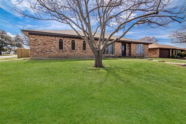 $2,150 | 4801 Winesanker Way, Fort Worth, TX 76133