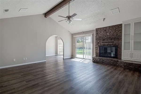 $2,150 | 4801 Winesanker Way, Fort Worth, TX 76133