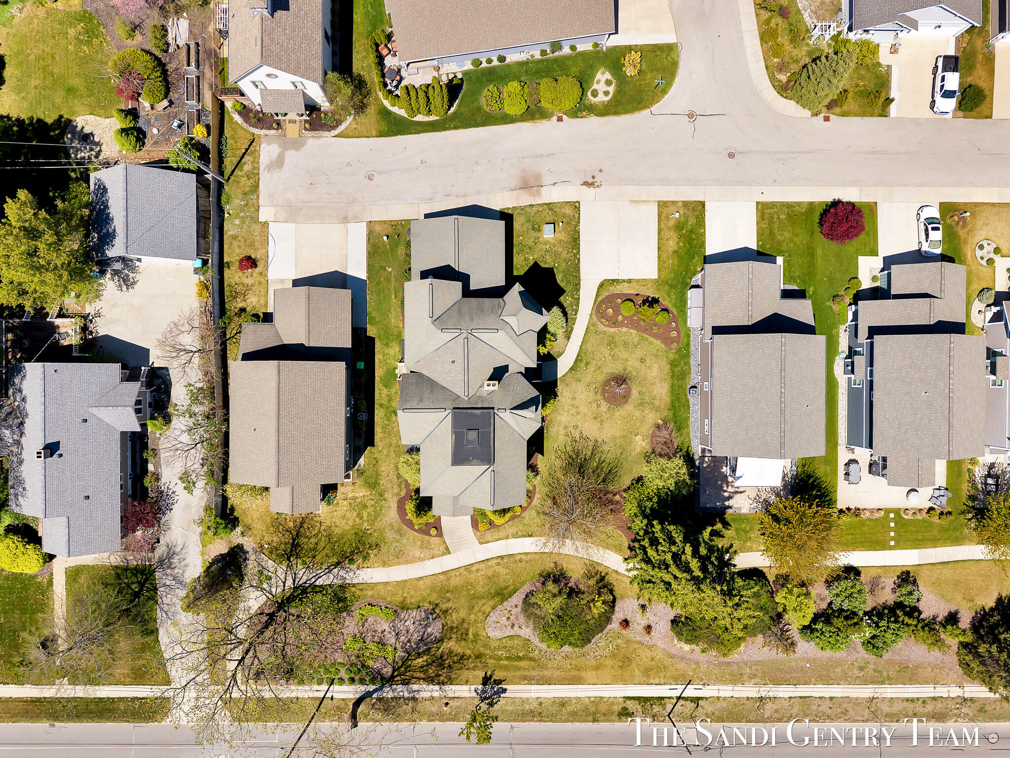 318 Rachaels Way Spring Lake, MI 49456 - Photo 14 of 91 DJI_20260514144846_0190_D_KYLE (1)
