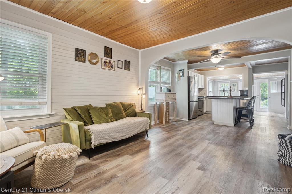 7840 Forest Beach Road Watervliet, MI 49098 - Photo 9 of 44 Gallery Image 9