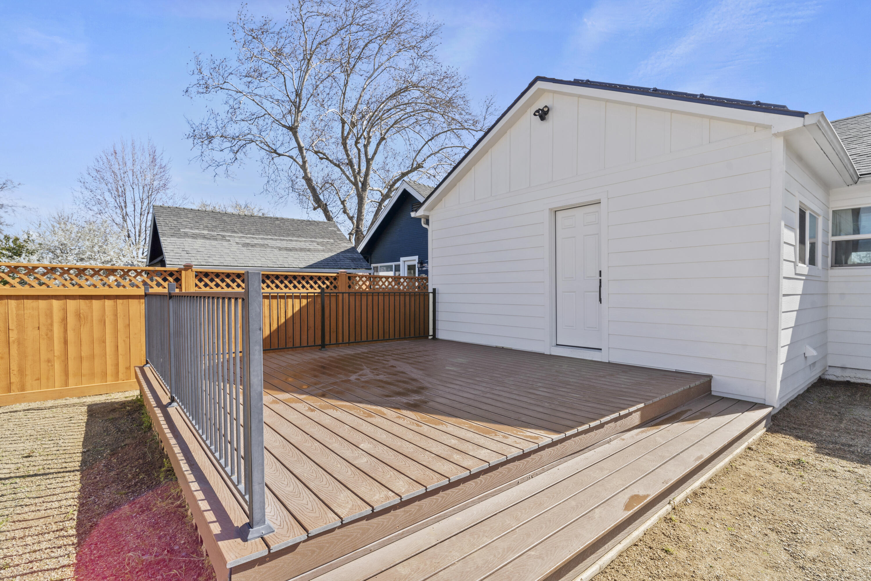 319 Maple Street Medford, OR 97501 - Photo 23 of 27 Rear Deck