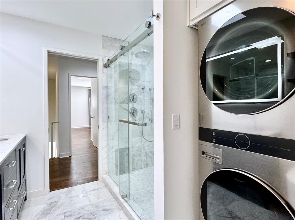 4134 Travis Street, Unit 2 Dallas, TX 75204 - Photo 16 of 28 a view of bathroom