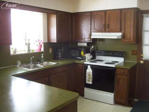 7395 Gillette Road Flushing, MI 48433 - Photo 7 of 11 20394606-6.JPG