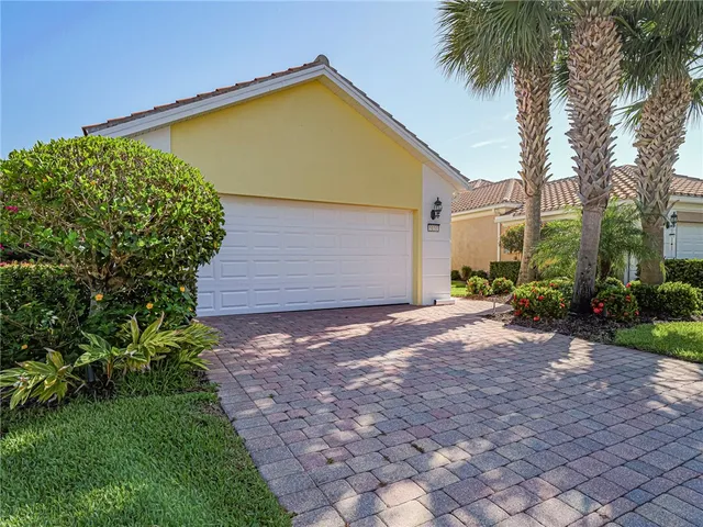$579,900 | 5151 Formosa Circle, Vero Beach, FL 32967
