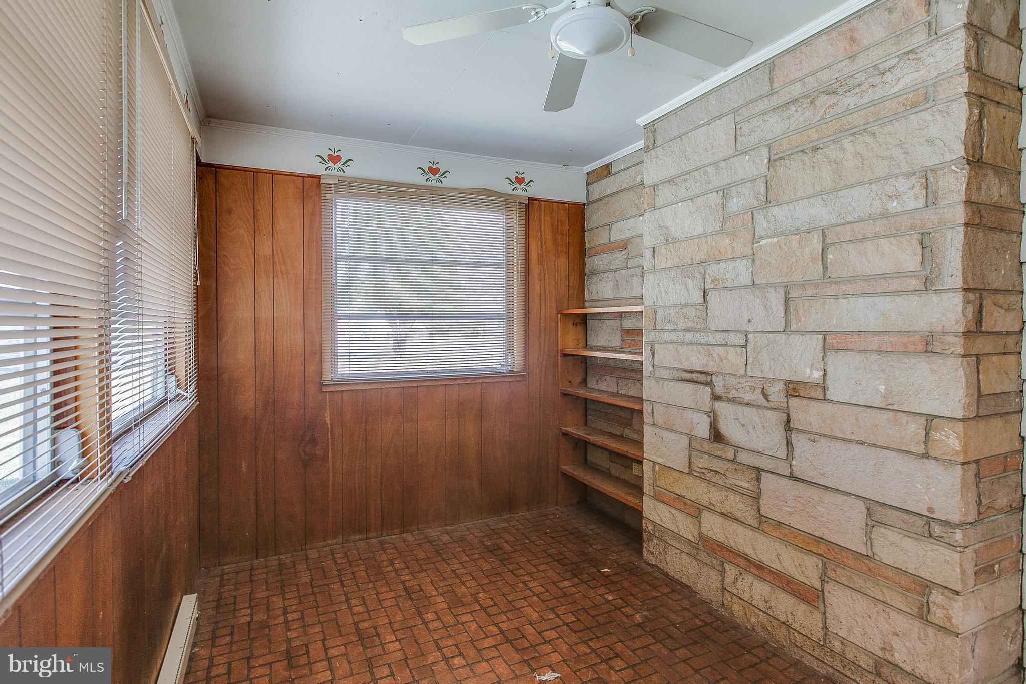 11348 Greenberry Road Hagerstown, MD 21740 - Photo 12 of 30 Sun Porch