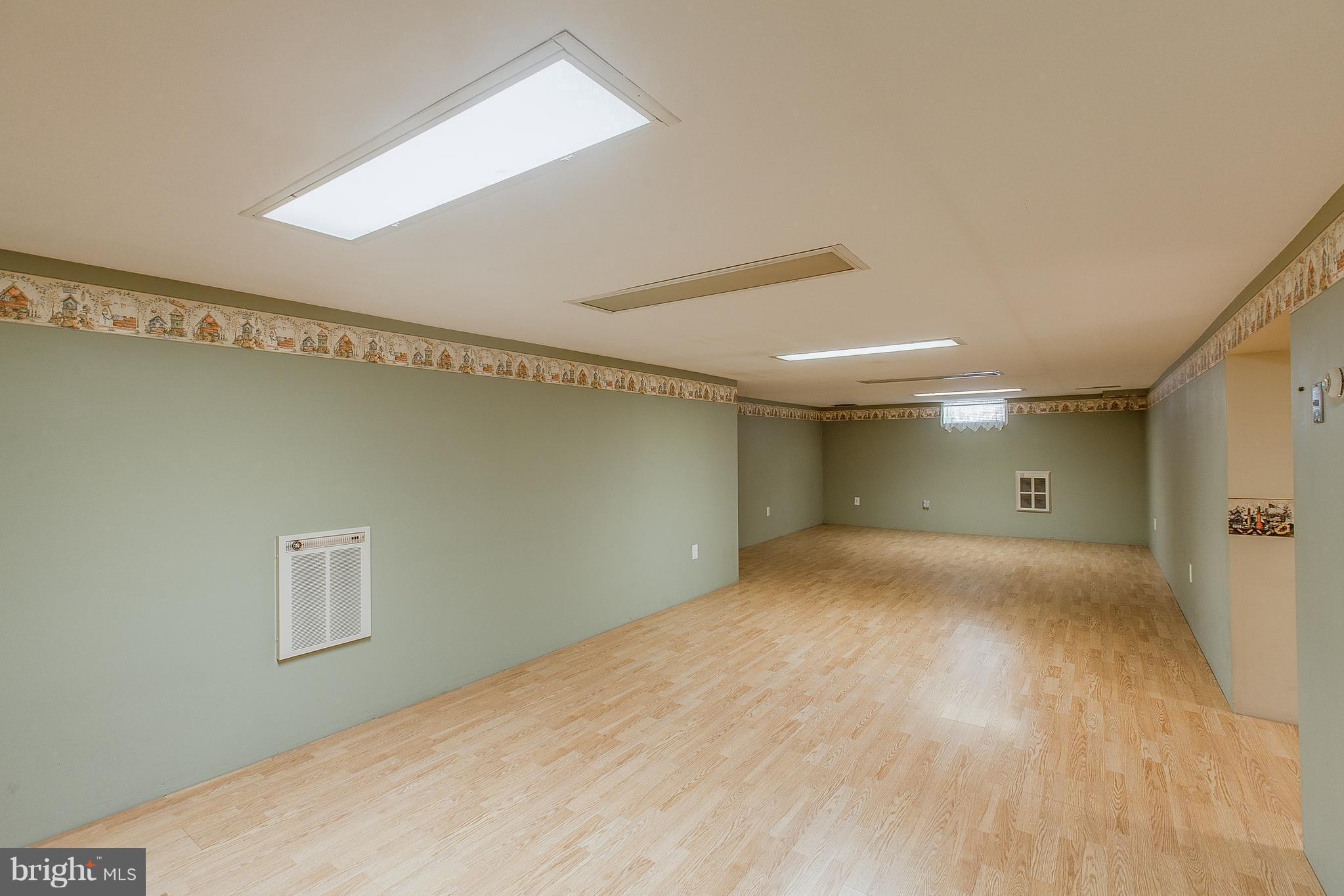 11348 Greenberry Road Hagerstown, MD 21740 - Photo 20 of 30 HUGE Finished Area