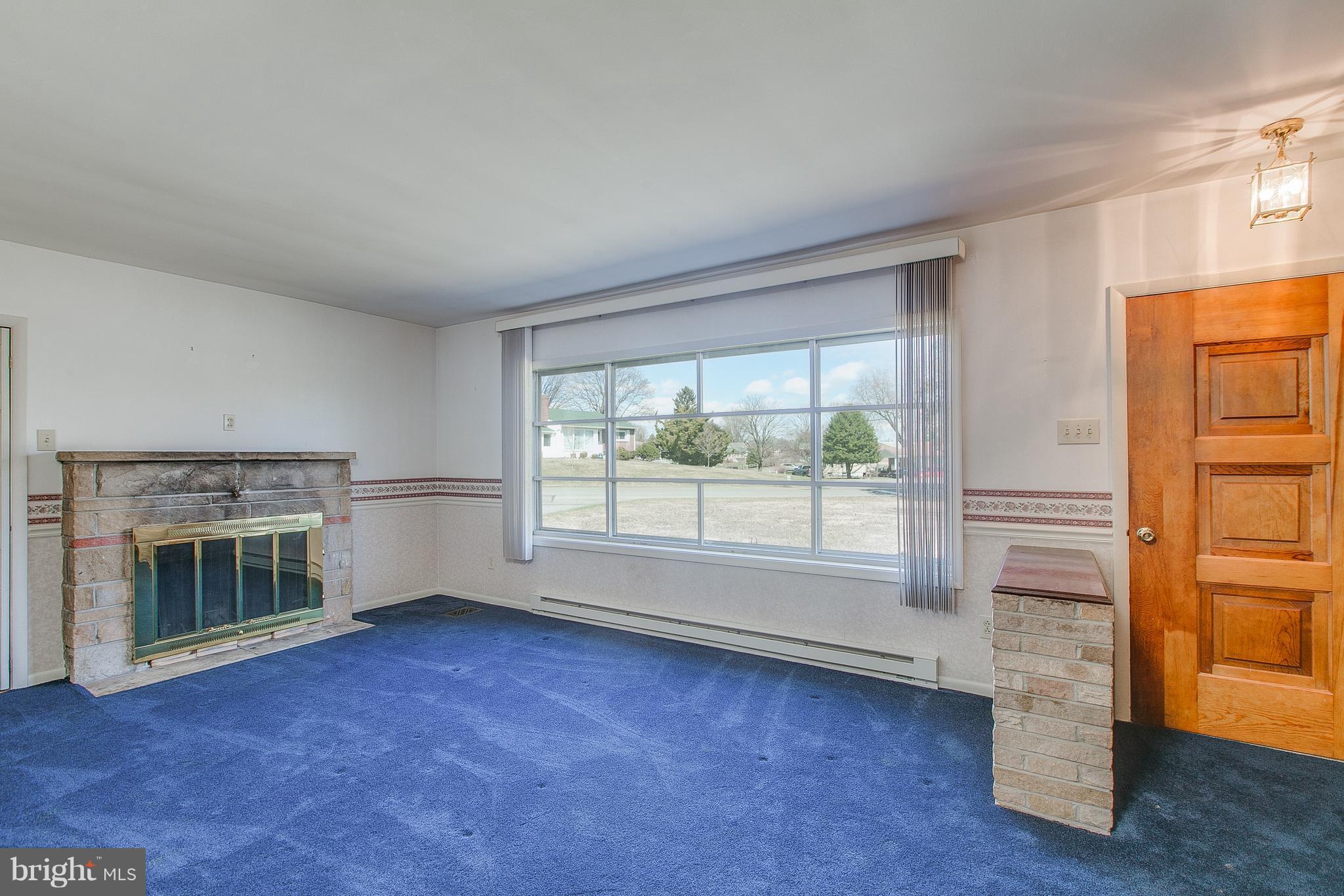 11348 Greenberry Road Hagerstown, MD 21740 - Photo 8 of 30 Living Room features Large Picture Window