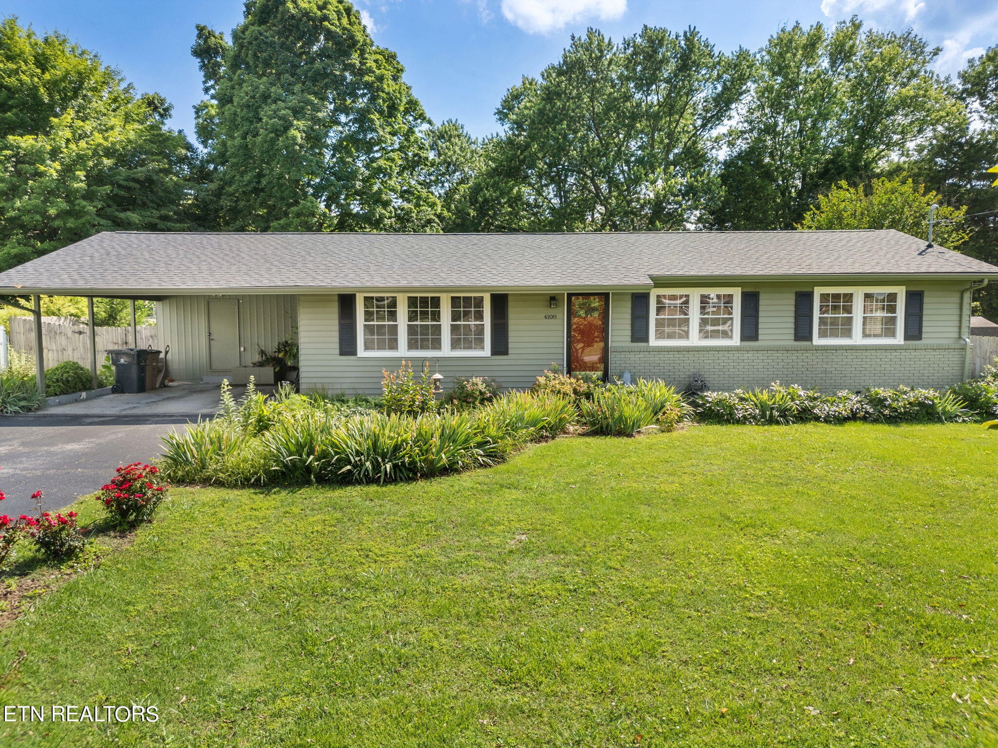 4108 Crestfield Road Knoxville, TN 37921 - Photo 1 of 37