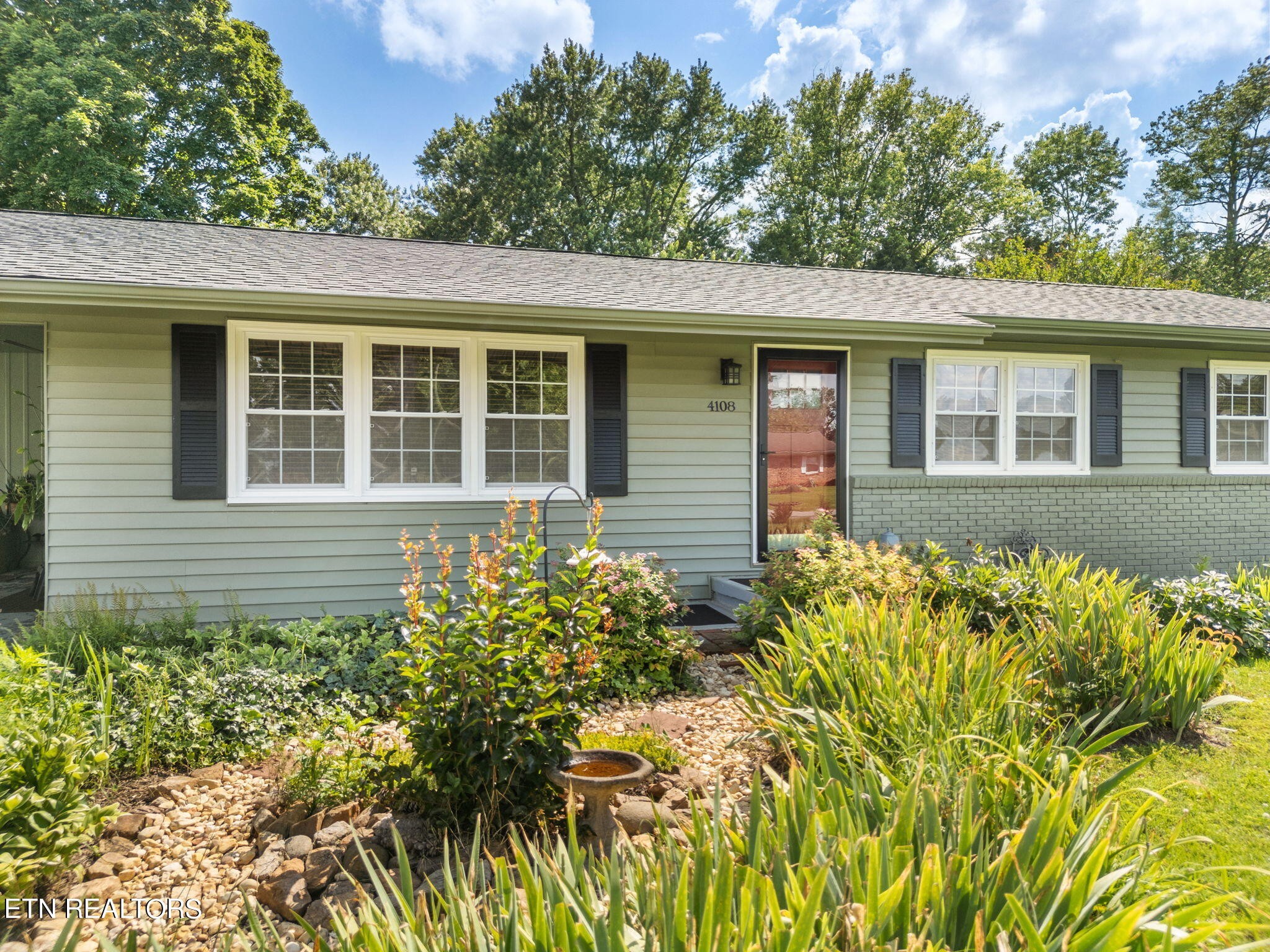 4108 Crestfield Road Knoxville, TN 37921 - Photo 5 of 37