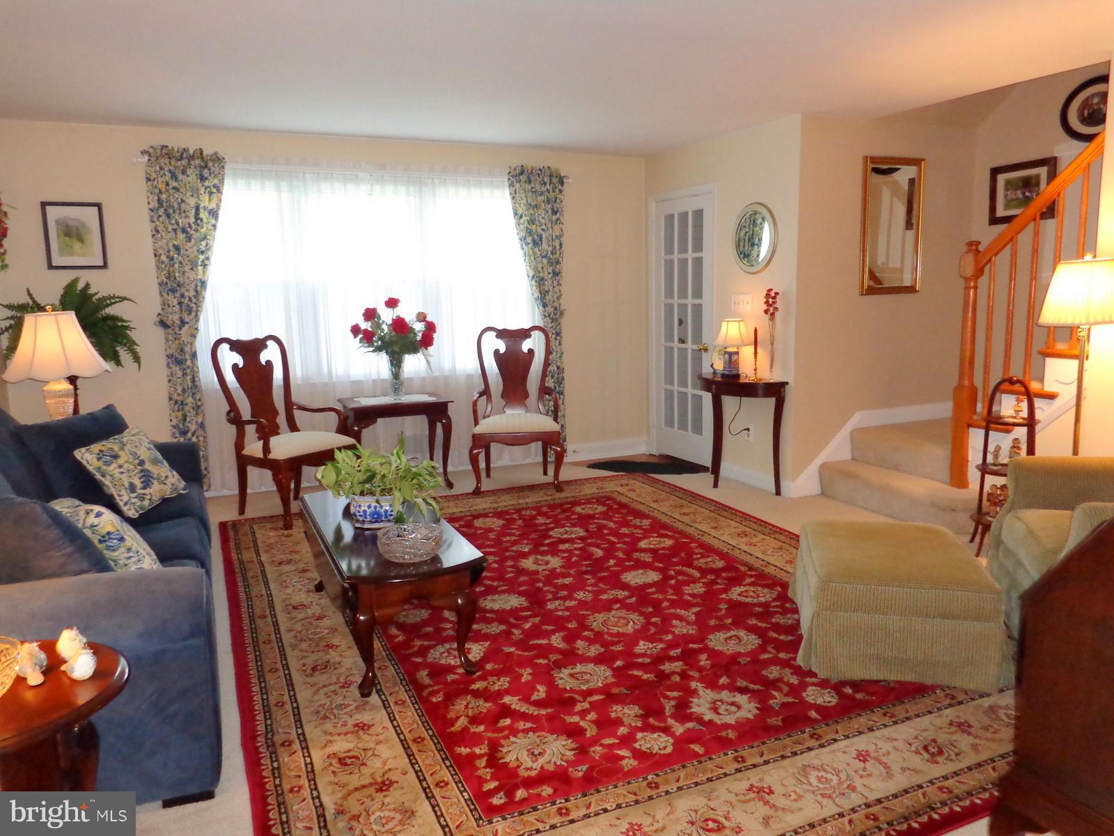 8620 Drumwood Road Baltimore, MD 21286 - Photo 3 of 24 Living Room