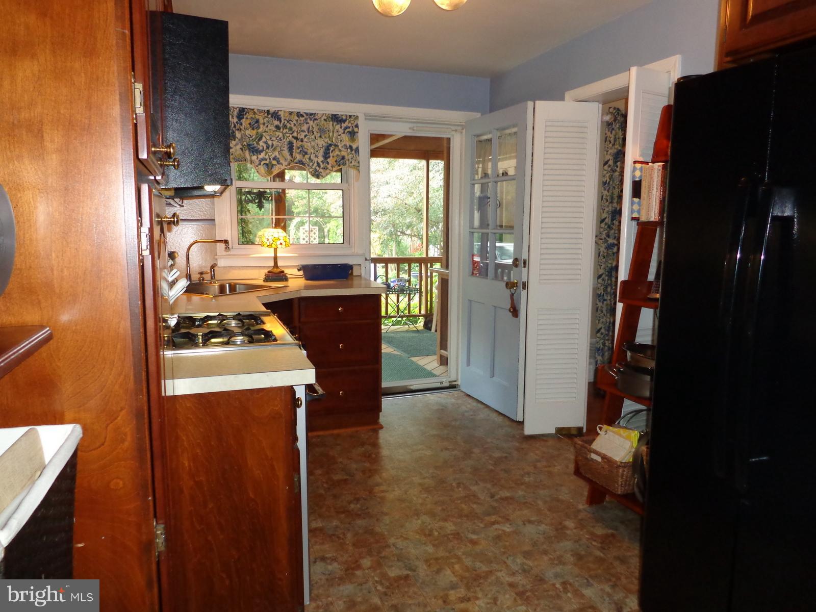 8620 Drumwood Road Baltimore, MD 21286 - Photo 7 of 24 Kitchen