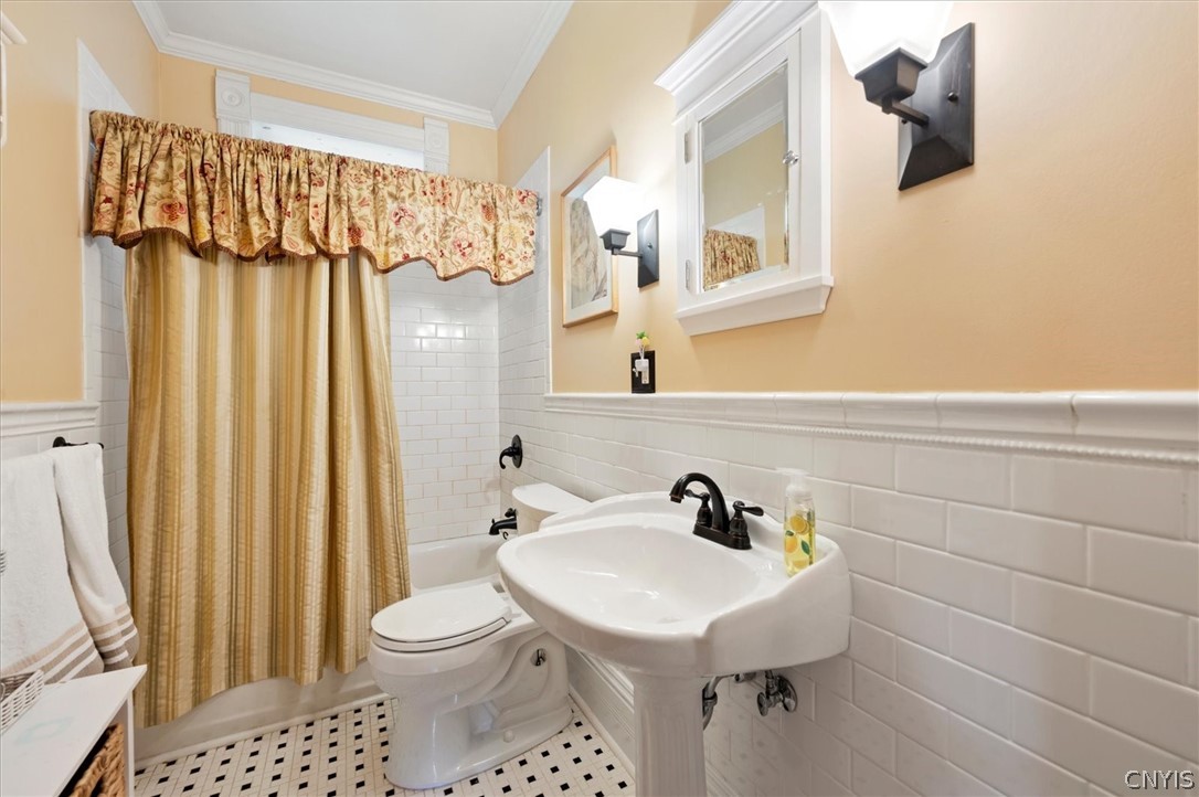 227 East Grove Street Oneida, NY 13421 - Photo 22 of 50 Main Bath