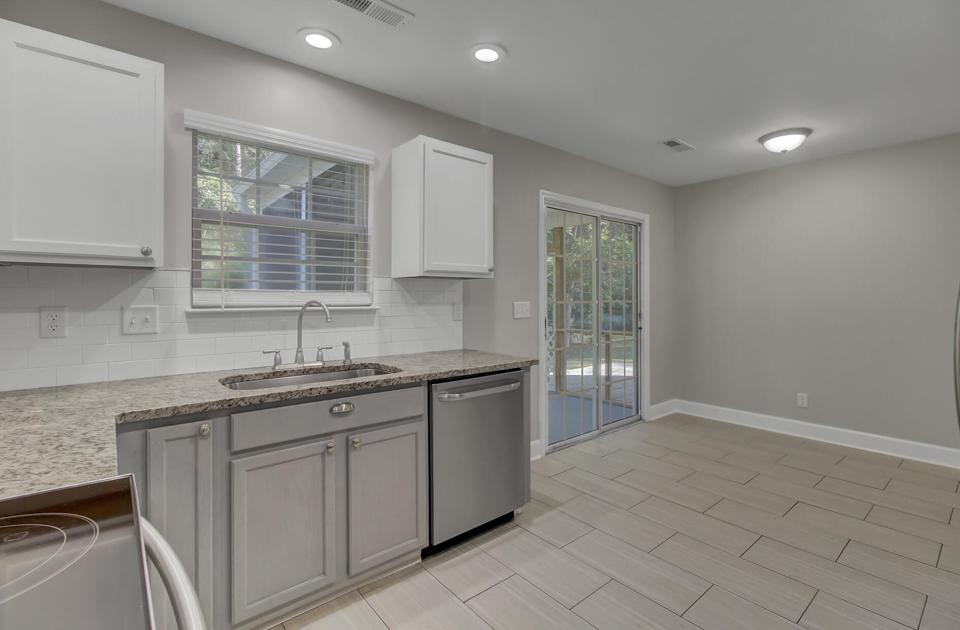 4868 Oak Leaf Road Summerville, SC 29485 - Photo 14 of 40 16
