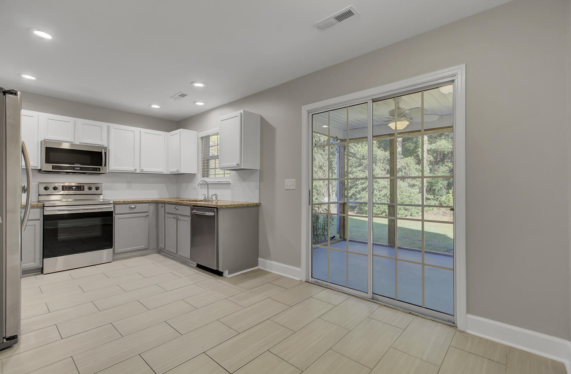 4868 Oak Leaf Road Summerville, SC 29485 - Photo 9 of 40 11