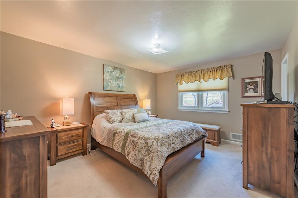 118 Rizzi Drive Irwin, PA 15642 - Photo 12 of 25