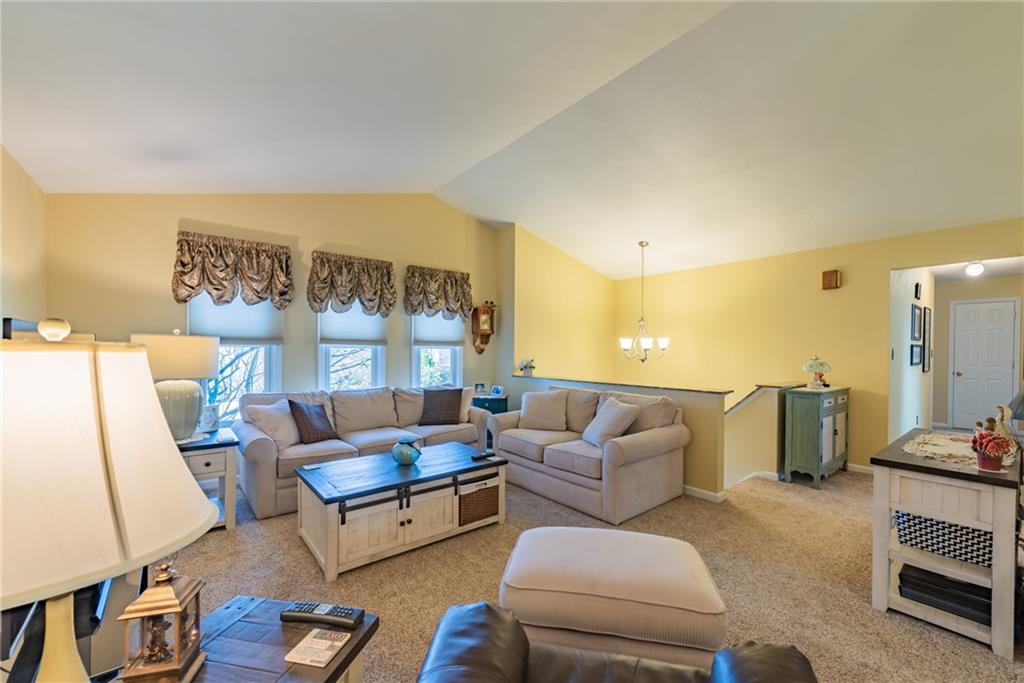 118 Rizzi Drive Irwin, PA 15642 - Photo 4 of 25