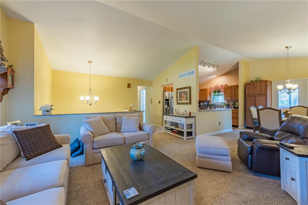 118 Rizzi Drive Irwin, PA 15642 - Photo 5 of 25