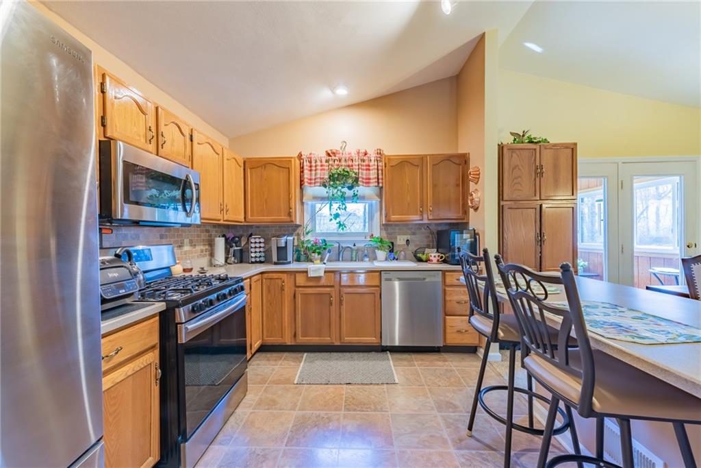 118 Rizzi Drive Irwin, PA 15642 - Photo 6 of 25