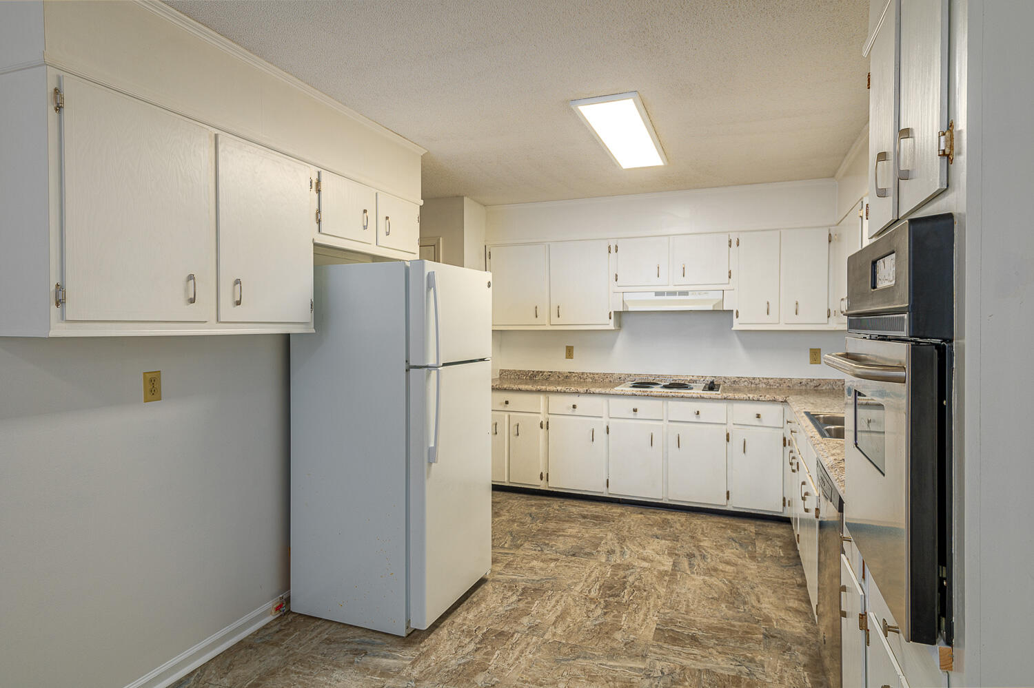 9422 Fuller Road Chattanooga, TN 37421 - Photo 8 of 23 Kitchen