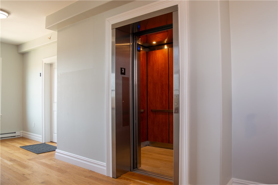 78 Rhode Island Avenue, Unit 8 Newport, RI 02840 - Photo 22 of 29 Elevator access right by your door