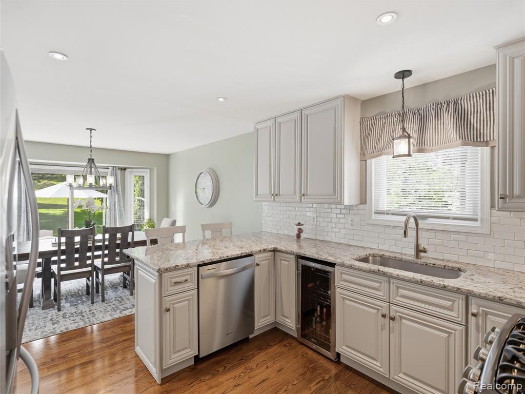 9095 Rotondo Drive Howell, MI 48855 - Photo 8 of 44