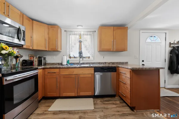 $299,900 | 1 Crescent Beach Drive, Enfield, CT 06082