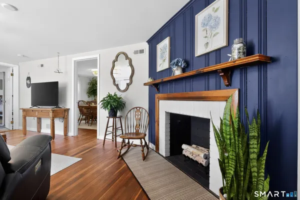 $299,900 | 1 Crescent Beach Drive, Enfield, CT 06082