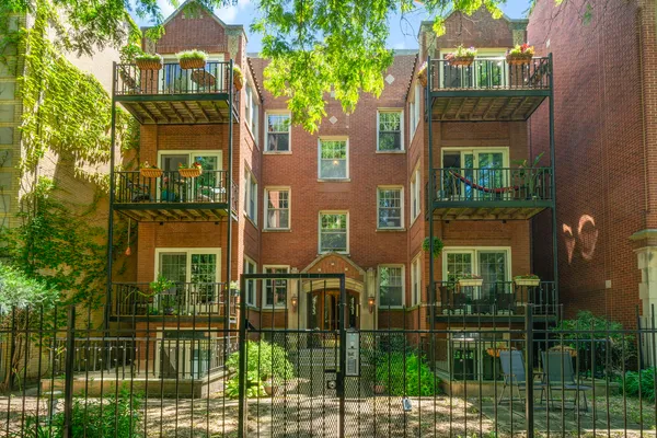 $5,000 | 4731 North Malden Street, Unit 1S, Chicago, IL 60640