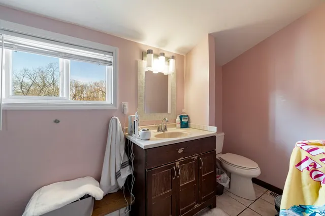 $265,000 | 208 Redwood Avenue, New Lenox, IL 60451