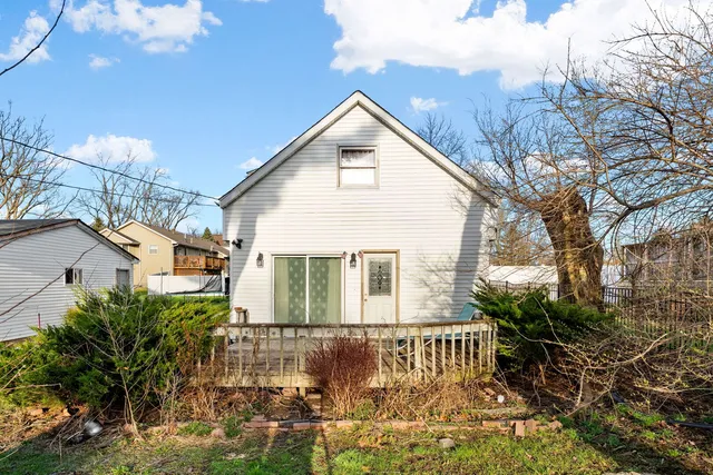 $265,000 | 208 Redwood Avenue, New Lenox, IL 60451