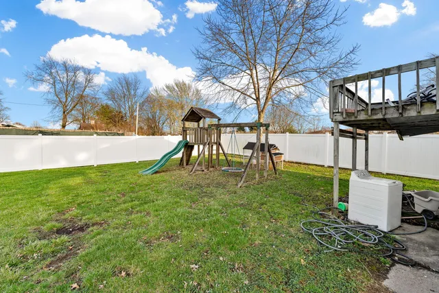 $265,000 | 208 Redwood Avenue, New Lenox, IL 60451