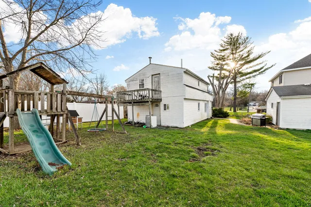 $265,000 | 208 Redwood Avenue, New Lenox, IL 60451