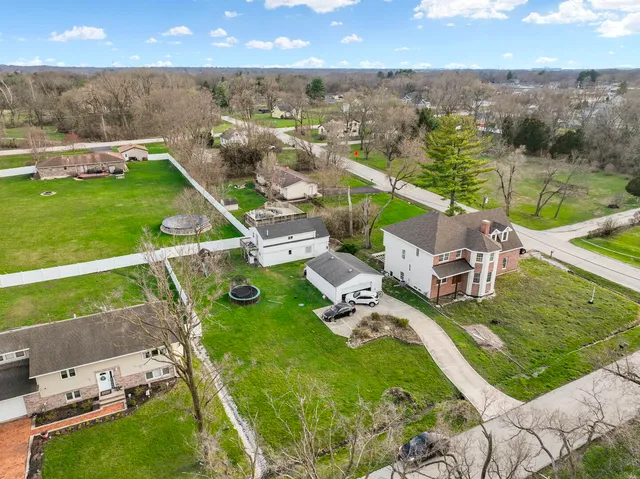 $265,000 | 208 Redwood Avenue, New Lenox, IL 60451