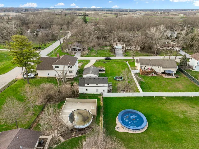 $265,000 | 208 Redwood Avenue, New Lenox, IL 60451