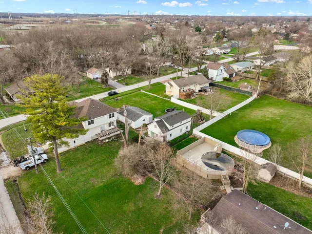 $265,000 | 208 Redwood Avenue, New Lenox, IL 60451