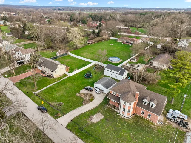 $265,000 | 208 Redwood Avenue, New Lenox, IL 60451