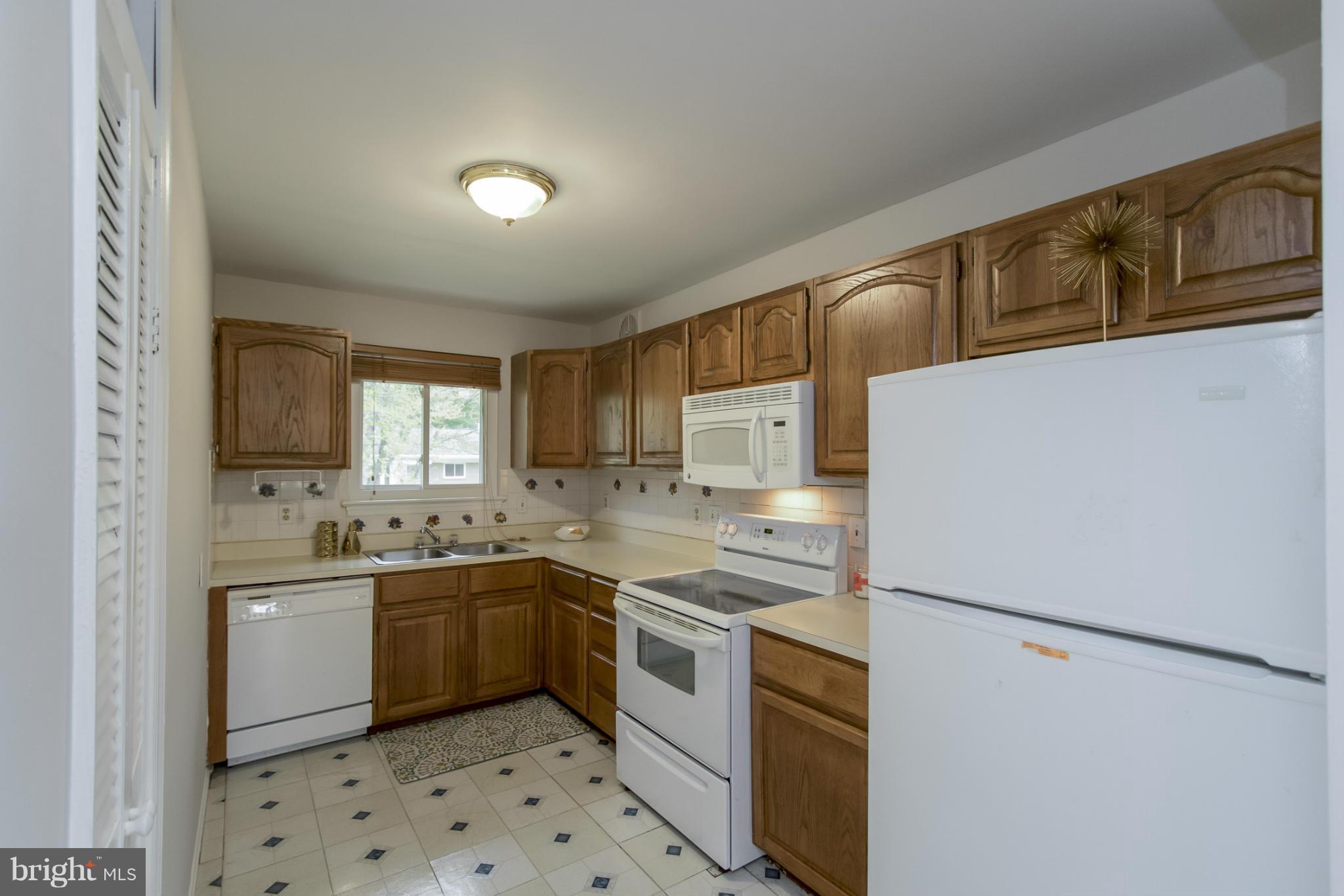 4002 Shaler Drive Silver Spring, MD 20902 - Photo 10 of 30 Kitchen