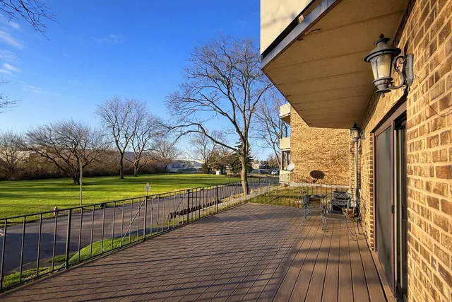 $225,000 | 1243 East Baldwin Lane, Unit 211, Palatine, IL 60074