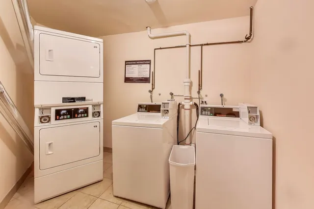 $225,000 | 1243 East Baldwin Lane, Unit 211, Palatine, IL 60074