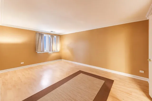 $225,000 | 1243 East Baldwin Lane, Unit 211, Palatine, IL 60074